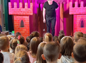 Spotkanie teatralne "Profesor Pacyna i jego rodzina"