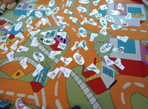 Kto gdzie pracuje i czym się zajmuje