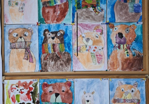 Prace plastyczne wykonane przez dzieci z grupy Niebieskiej przedstawające portrety misiów namalowanie farbami akwarelowymi.