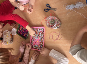 Zabawy manualne i sensoryczne